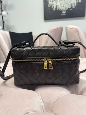 Bottega Veneta chocolate brown Woven Leather Top-Handle Crossbody Vanity